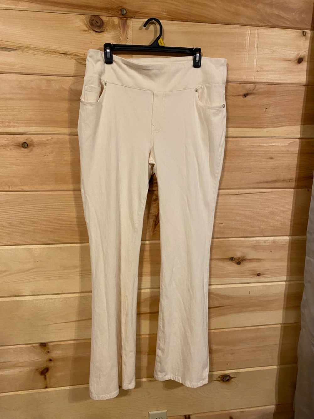 $26-DG2 Diane Gilman-XLT Stretch Cotton Top cream color pants
